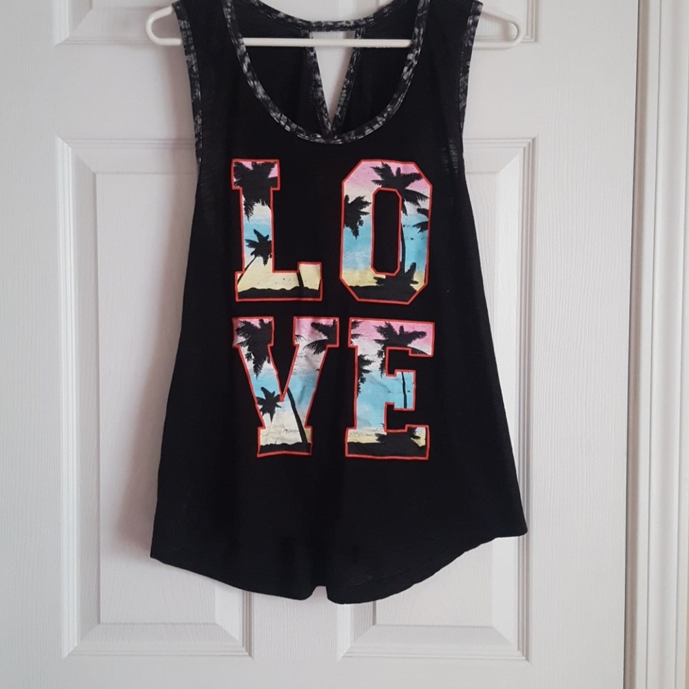 ❤4 for $10❤Love tank top with images of the beach